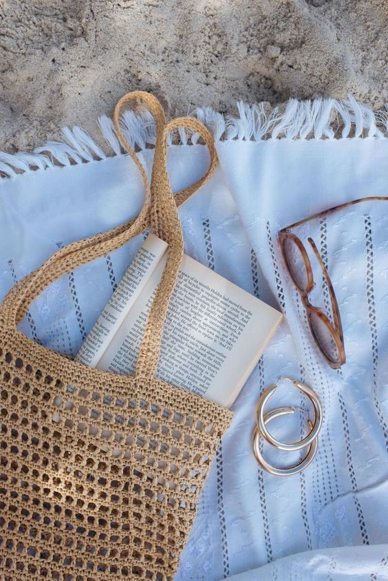 Tatil Sezonunda Hangi Renk Çanta Ve Model Kullanılır ?
